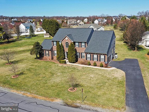3rd image of 256 Holden Dr