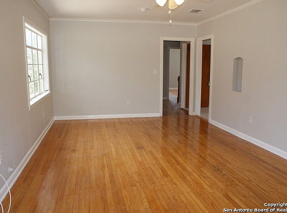 3rd image of 140 Alexander Hamilton Dr