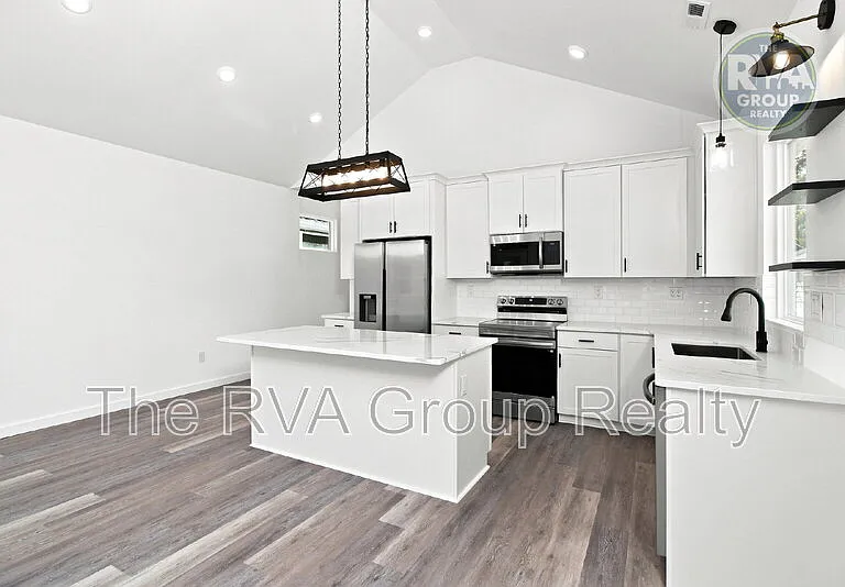 1609 Rogers St — Photo 7