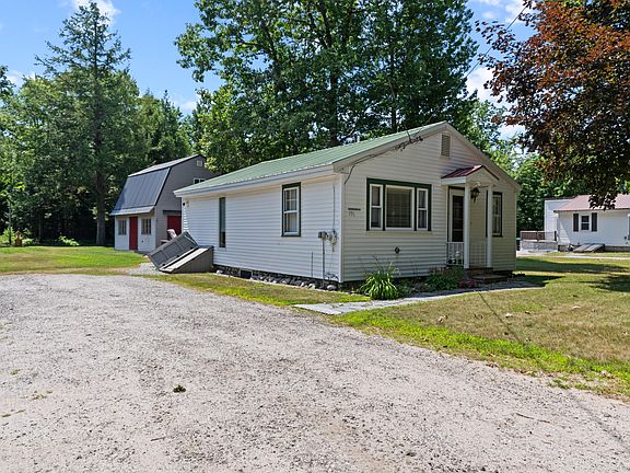 3rd image of 196 State Park Road