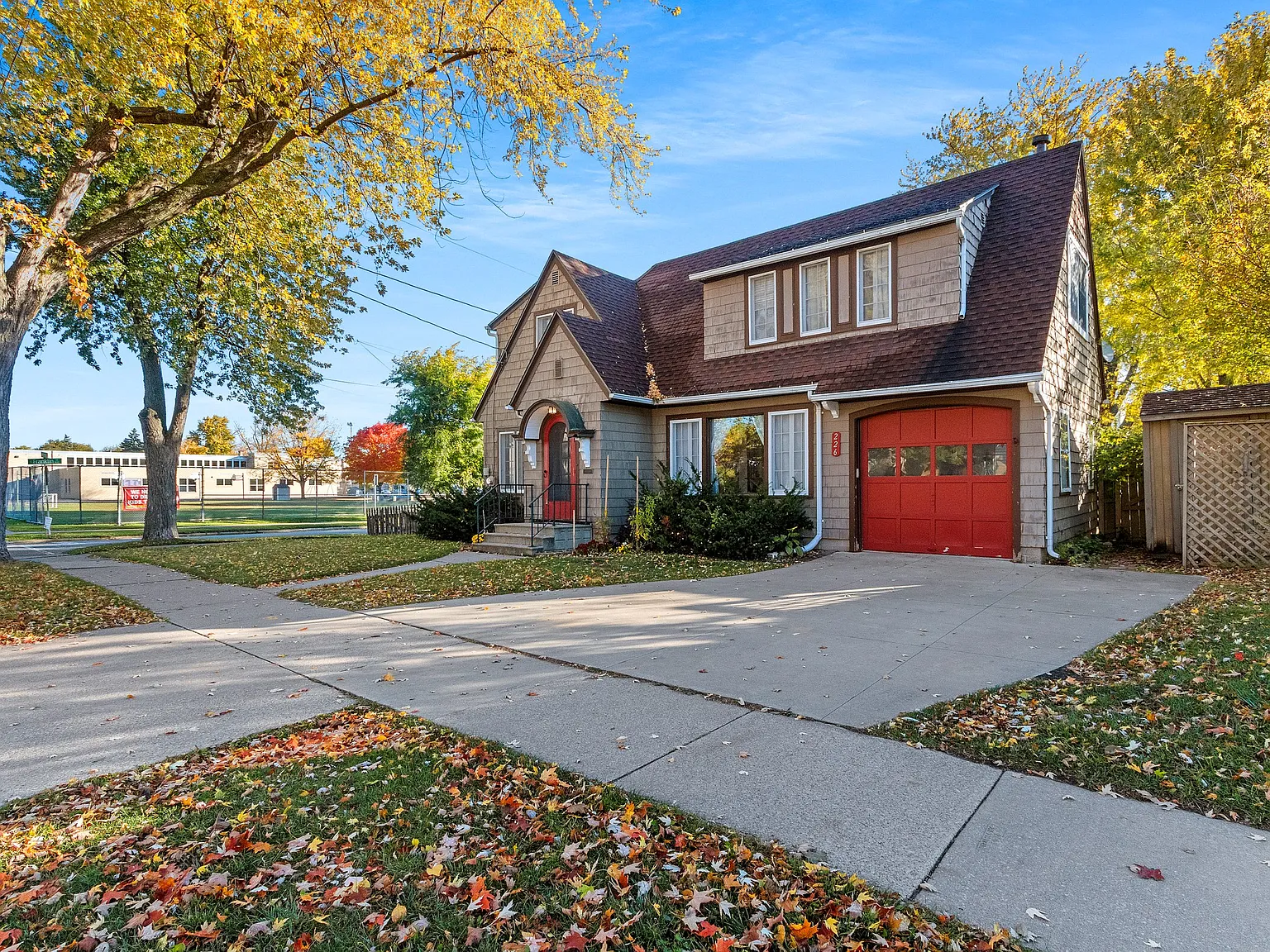 3 bed, 1.5 bath, 1568 sqft, $2,750 — Photo 3