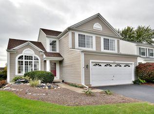 416 Knoll Crest Dr, Bartlett, IL