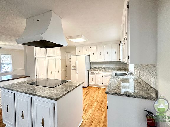 4th image of 1 Latham Dr
