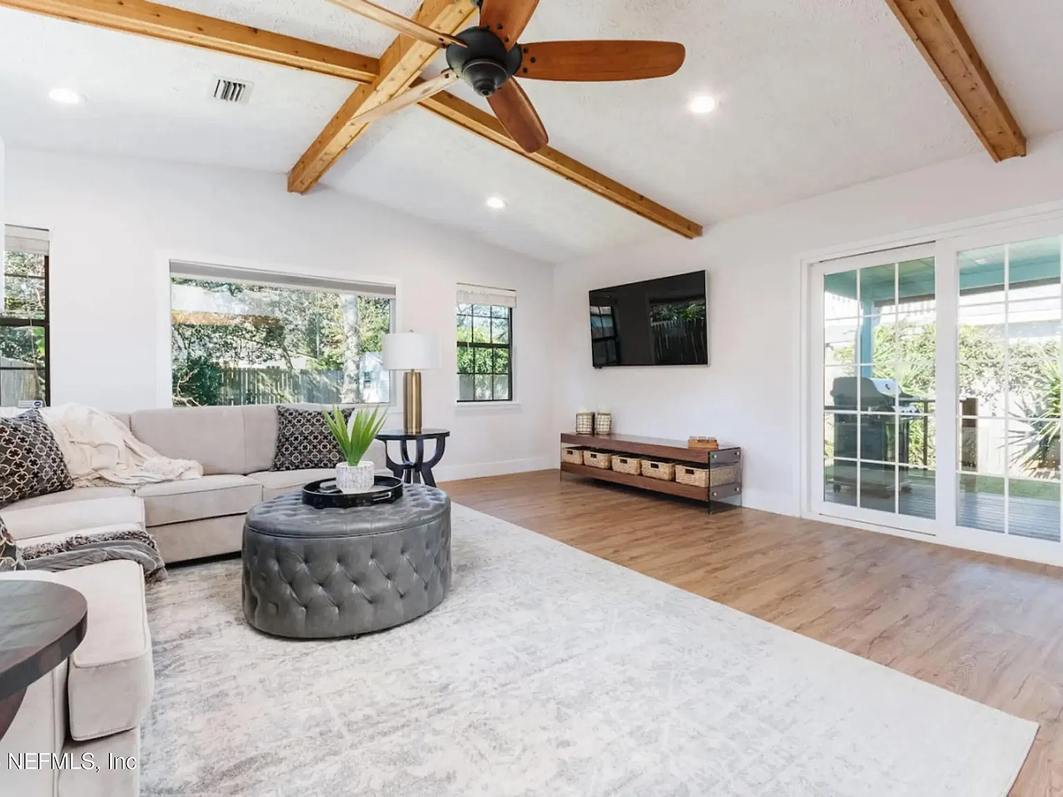 3 bed, 2.0 bath, 1628 sqft, $5,500 — Photo 4