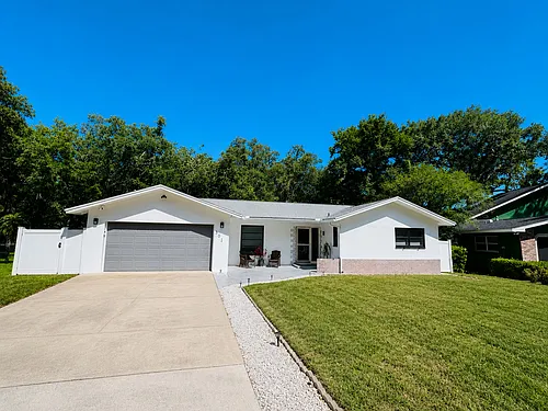 301 Velma Dr E Photo 1