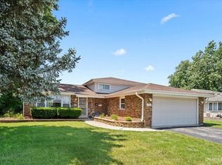 244 S Walnut St, Glenwood, IL 60425