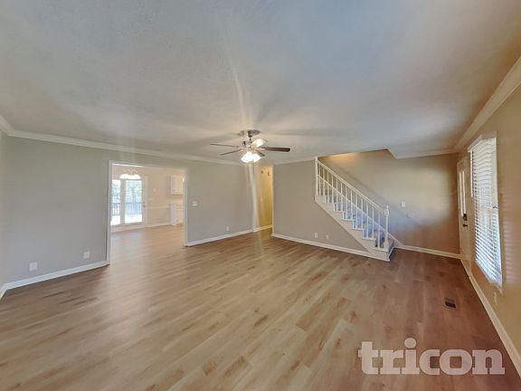 3rd image of 1918 Cross Creek Dr