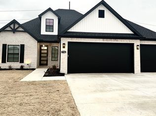 7704 Via Roma Ave, Springdale, AR 72762