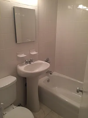 Rented by Acacia Realty | media 21