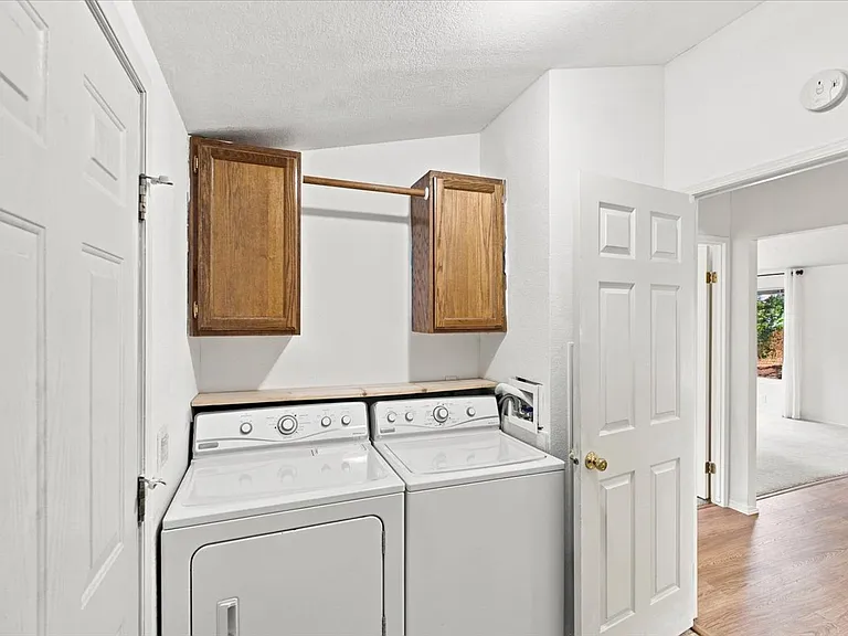 1715 W 1st Ave — Photo 31