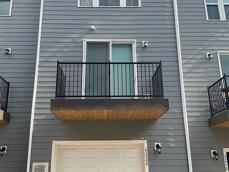 6222 Cleburne Ct — Photo 2