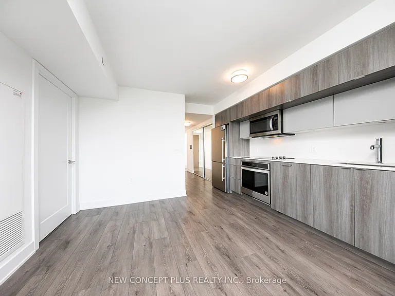 585 Bloor St E #1718 — Photo 4