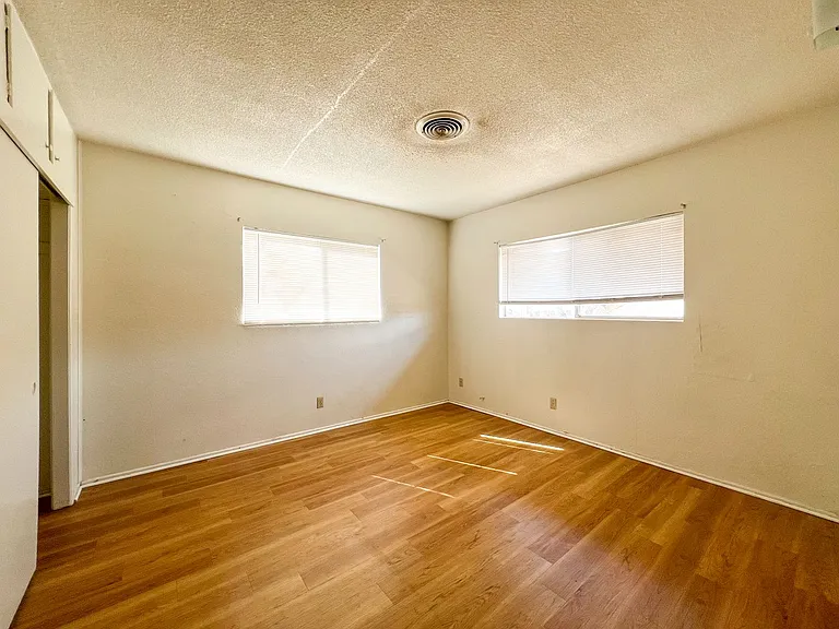 6256 Lupine Ave — Photo 9