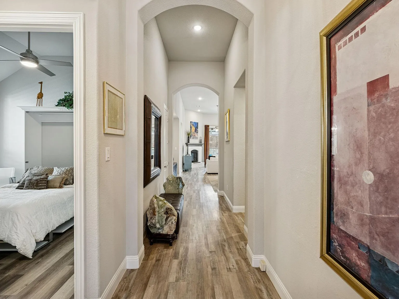 3 bed, 2.5 bath, 2305 sqft, $3,695 — Photo 3