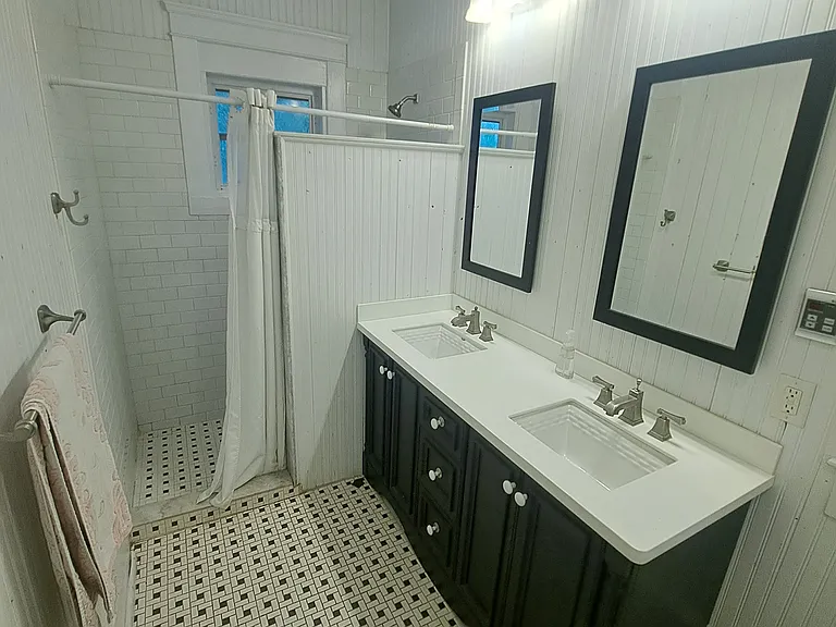 124 Loomis Ave #A — Photo 11