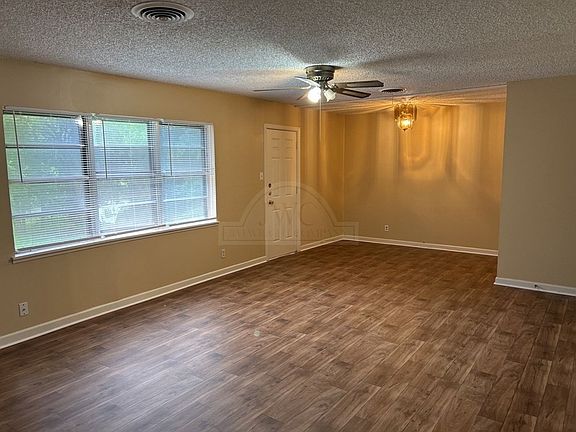 2nd image of 505 Cardinal Ave
