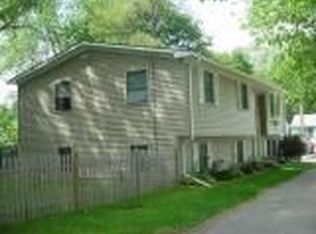 871 W Shore Rd, Warwick, RI 02889