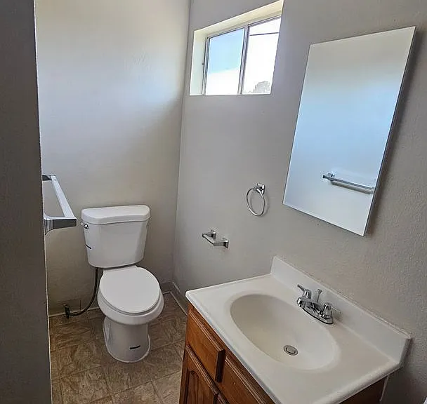 2522 2522 1/2mlancaster Ave — Photo 22