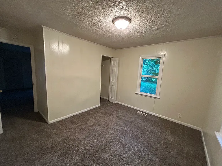 1733 S Morton Ave — Photo 7