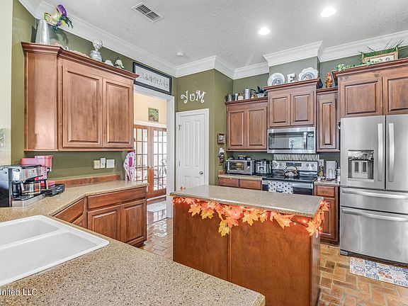 5th image of 15404 Summerfield Dr