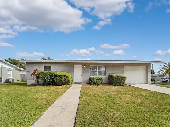 9453 Golden Grove St, Seminole, FL 33772