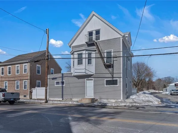 27 Greenville Ave, Johnston, RI 02919