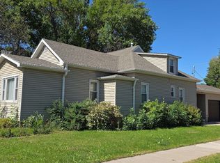 822 E 7th Ave, Mitchell, SD 57301