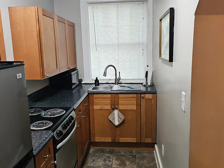 525 E Manning St #2 — Photo 7