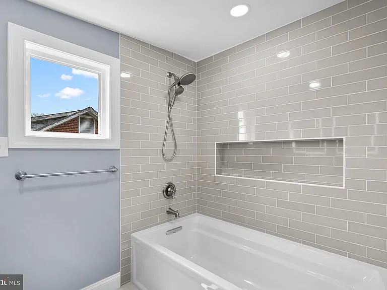 1506 Noyes Dr — Photo 15