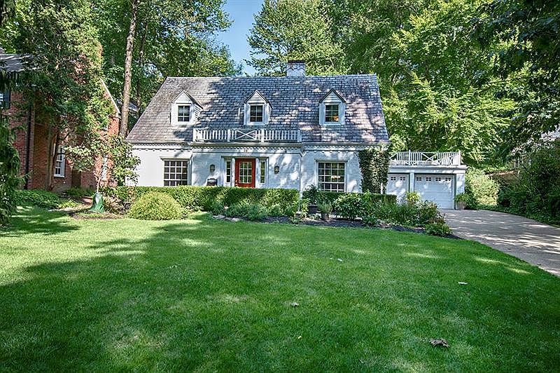 1st image of 19 Thornwood Dr