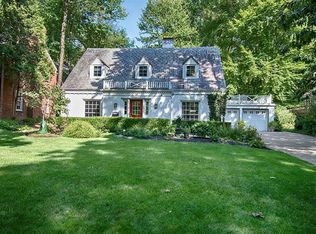 19 Thornwood Dr, Mt Lebanon, PA 15228
