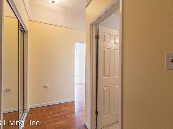 3rd image of 1100 Masonic Ave APT 04