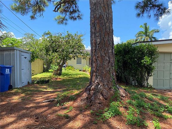 5th image of 257 Mateo Way NE