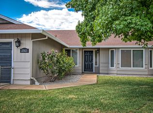 2562 Celestial St, Redding, CA 96002