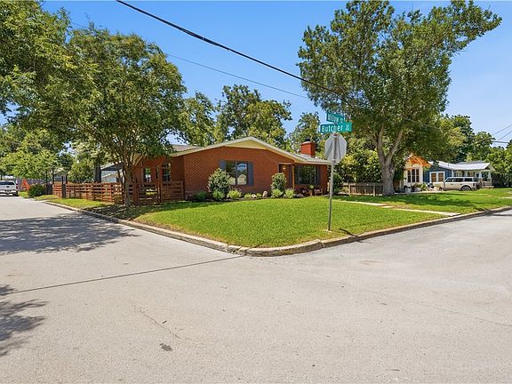 3rd image of 596 Willow Ave