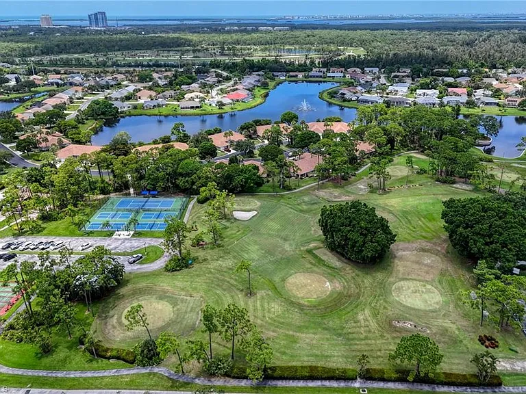 22589 Island Lakes Dr — Photo 48