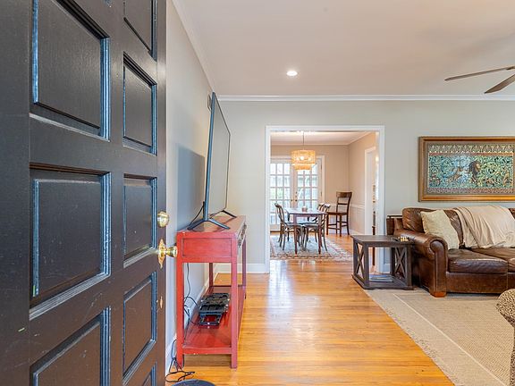 4th image of 3696 Highland Park Pl