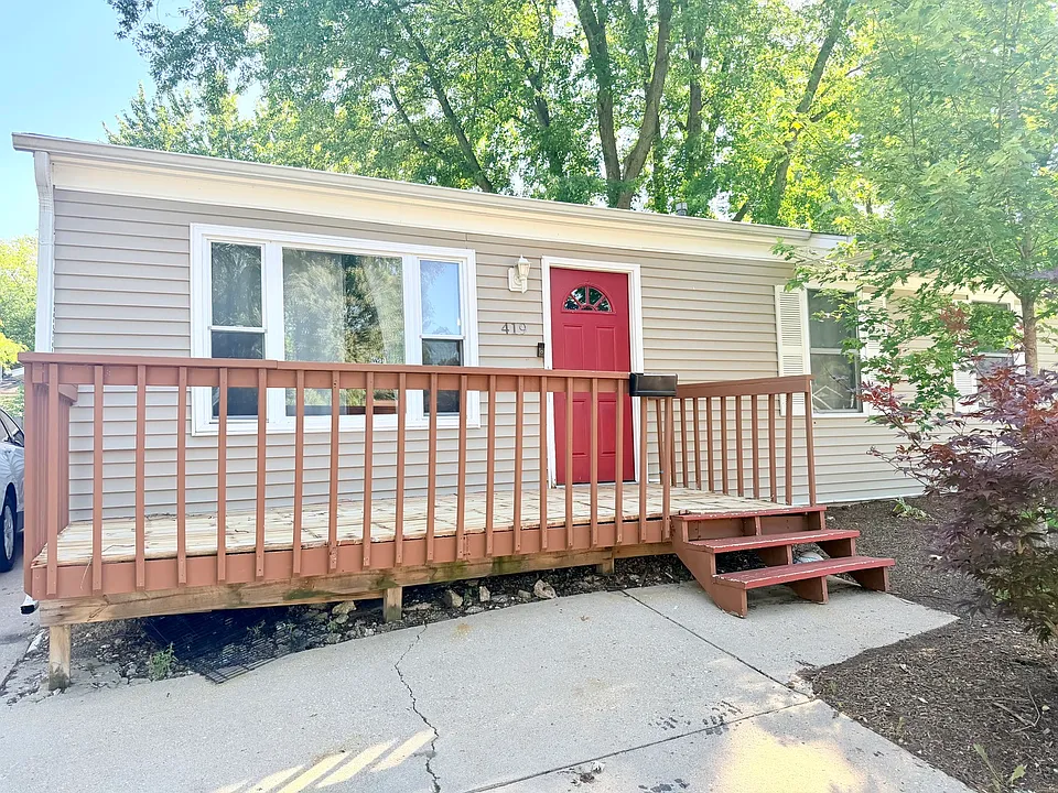 419 Singapore Ln