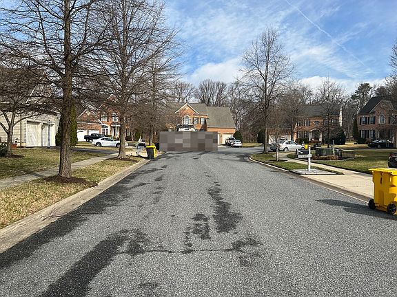 5th image of 7921 Darby Ln