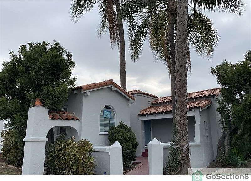 1st image of 1559 W 81st St