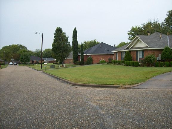 4th image of 2321 Cedarwood Ln
