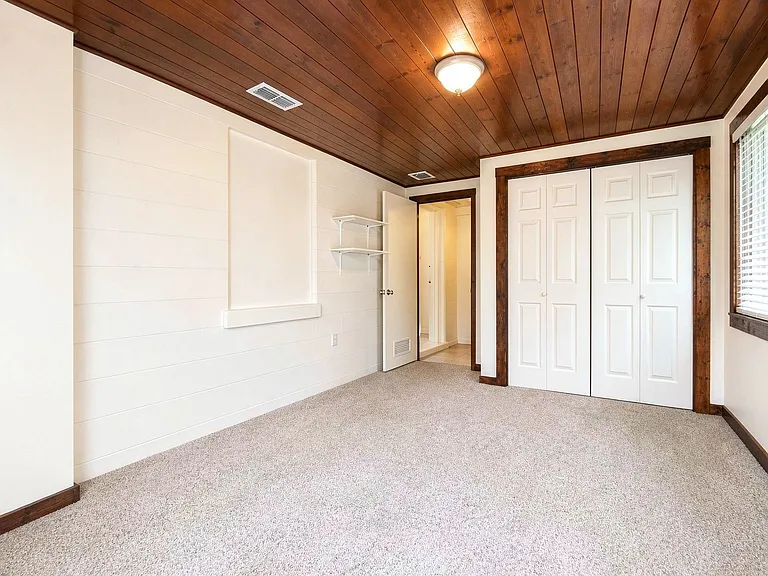 404 Normandy St — Photo 13