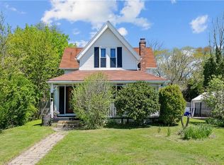 13 Oak St, Ashaway, RI 02804