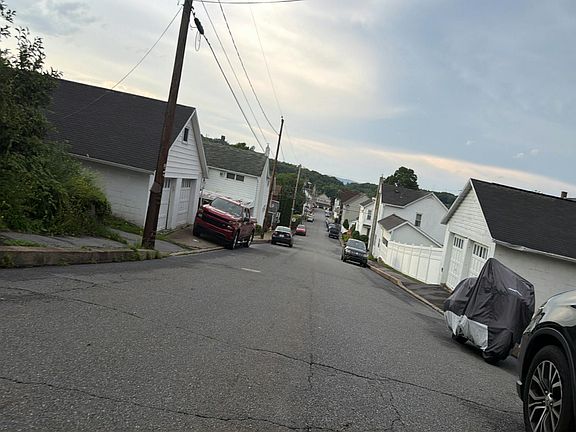 4th image of 315 Grant St
