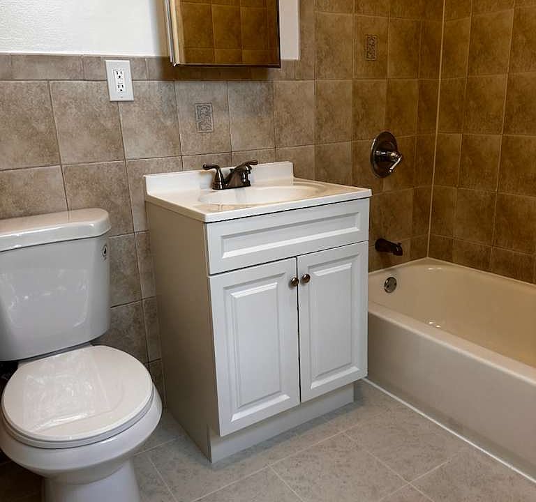 2nd image of 16 W 16th St Floor 2