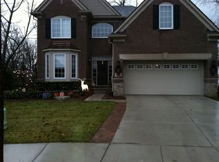 2600 Lauren Ct, Royal Oak, MI