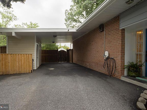 3rd image of 3301 Midfield Rd