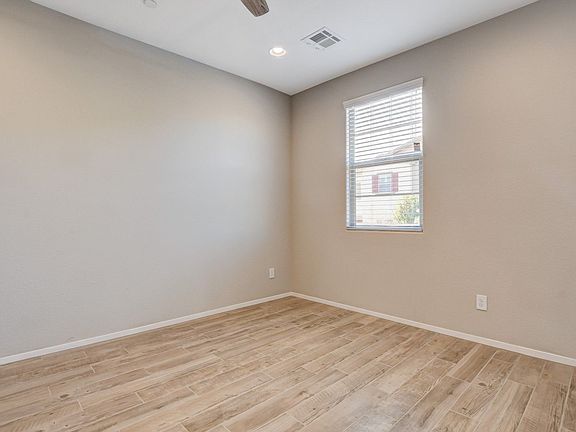 5th image of 704 Sleeping City Ave