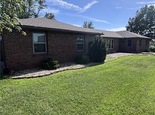 2995 210th Rd, Chanute, KS 66720