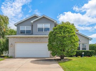 2718 Twin Falls Dr, Plainfield, IL 60586